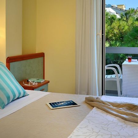 Hotel Riviera B&B 米萨诺阿德里亚蒂科 外观 照片