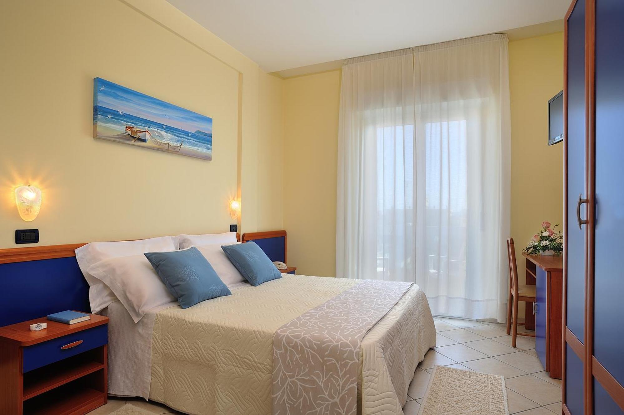 Hotel Riviera B&B 米萨诺阿德里亚蒂科 外观 照片
