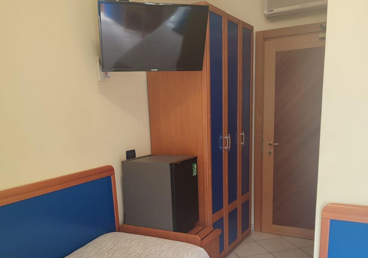 Hotel Riviera B&B 米萨诺阿德里亚蒂科 外观 照片
