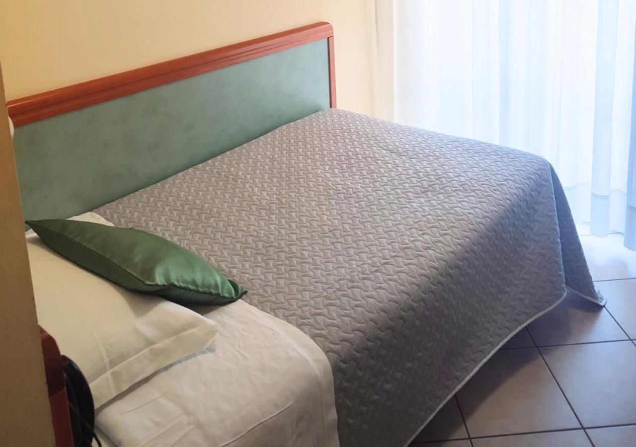Hotel Riviera B&B 米萨诺阿德里亚蒂科 外观 照片