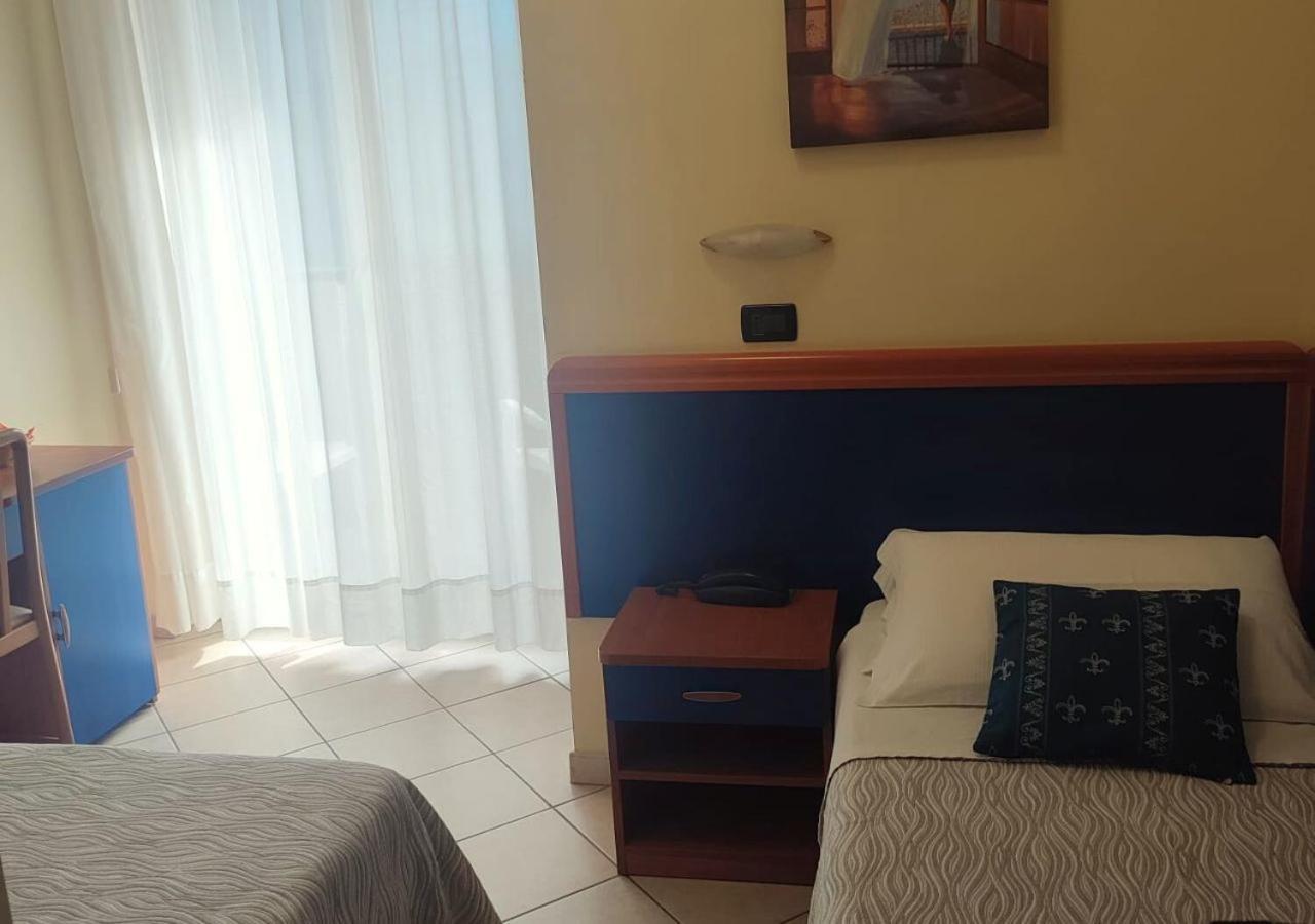 Hotel Riviera B&B 米萨诺阿德里亚蒂科 外观 照片