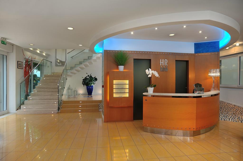 Hotel Riviera B&B 米萨诺阿德里亚蒂科 外观 照片